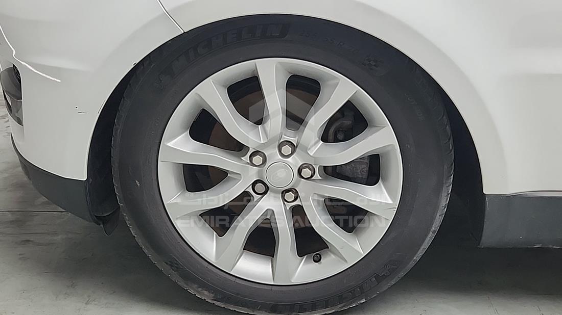 2016 Range Rover HSE — Front Left Tyre — Photo 32