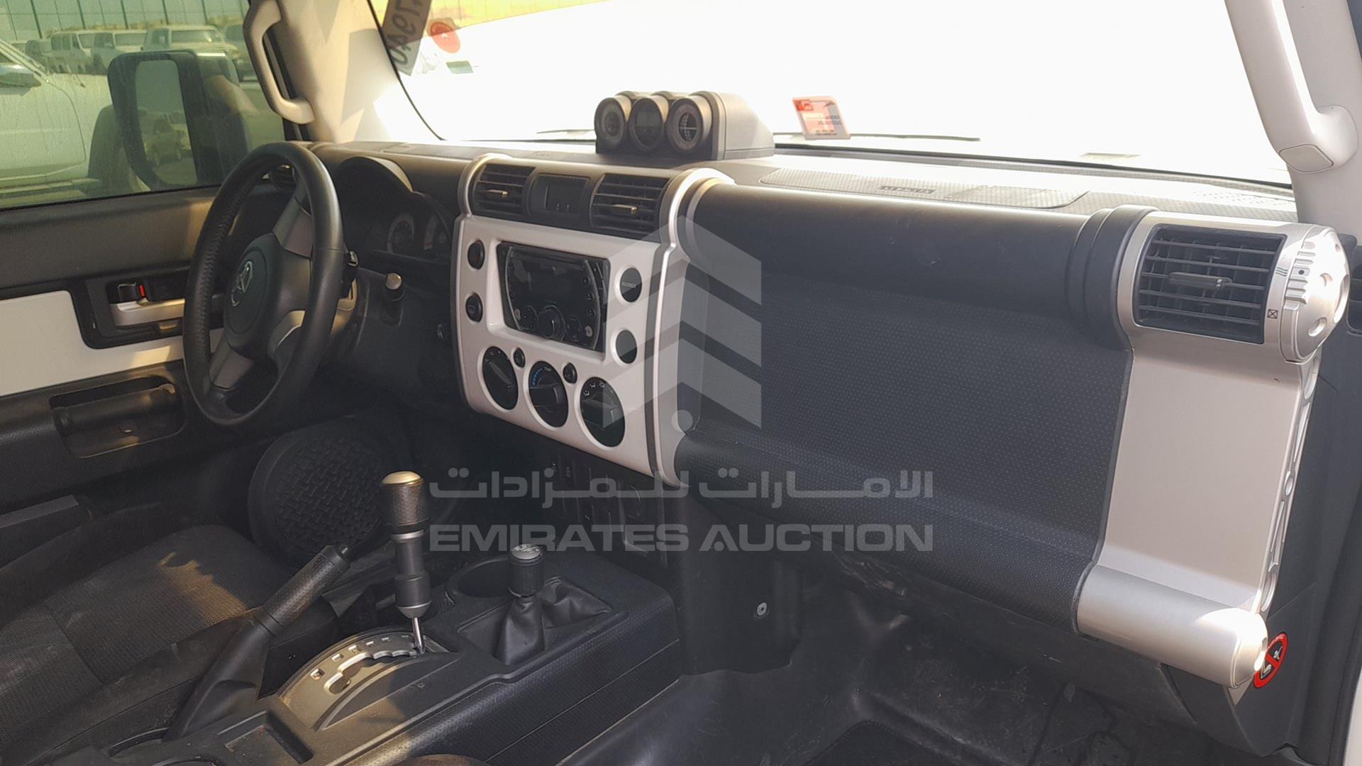 2014 TOYOTA FJ CRUISER VIN: JTEBU11F3EK195394