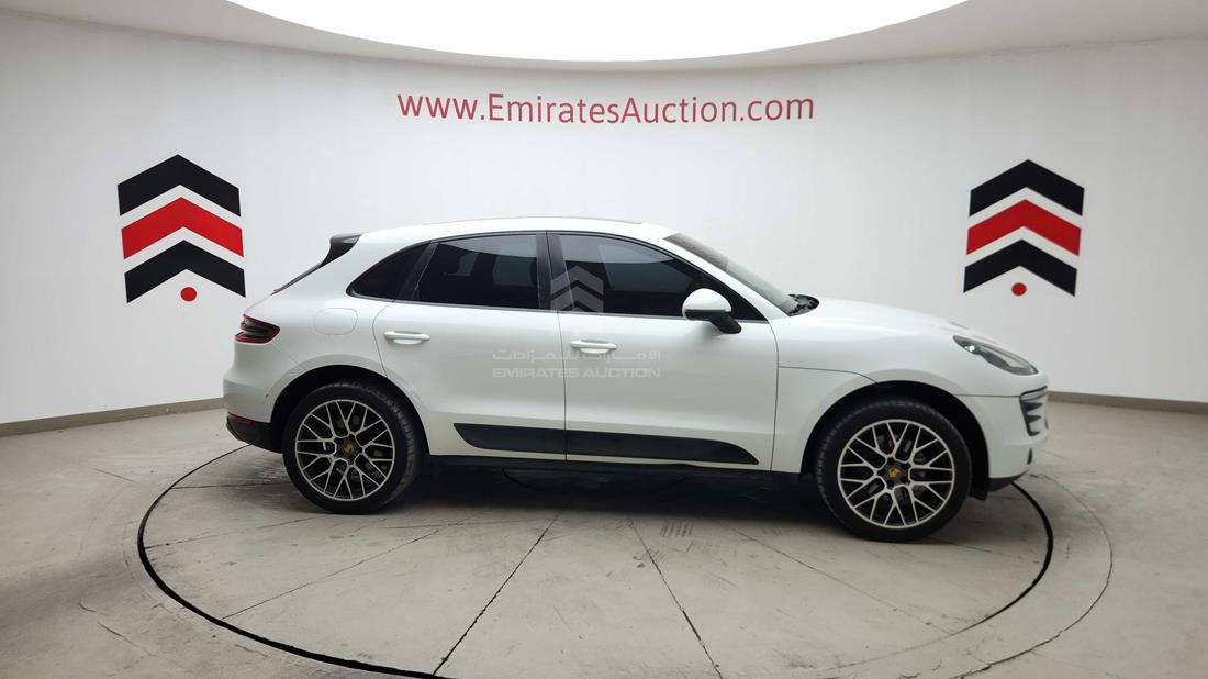 2017 Porsche Macan — Right Full View — Photo 40