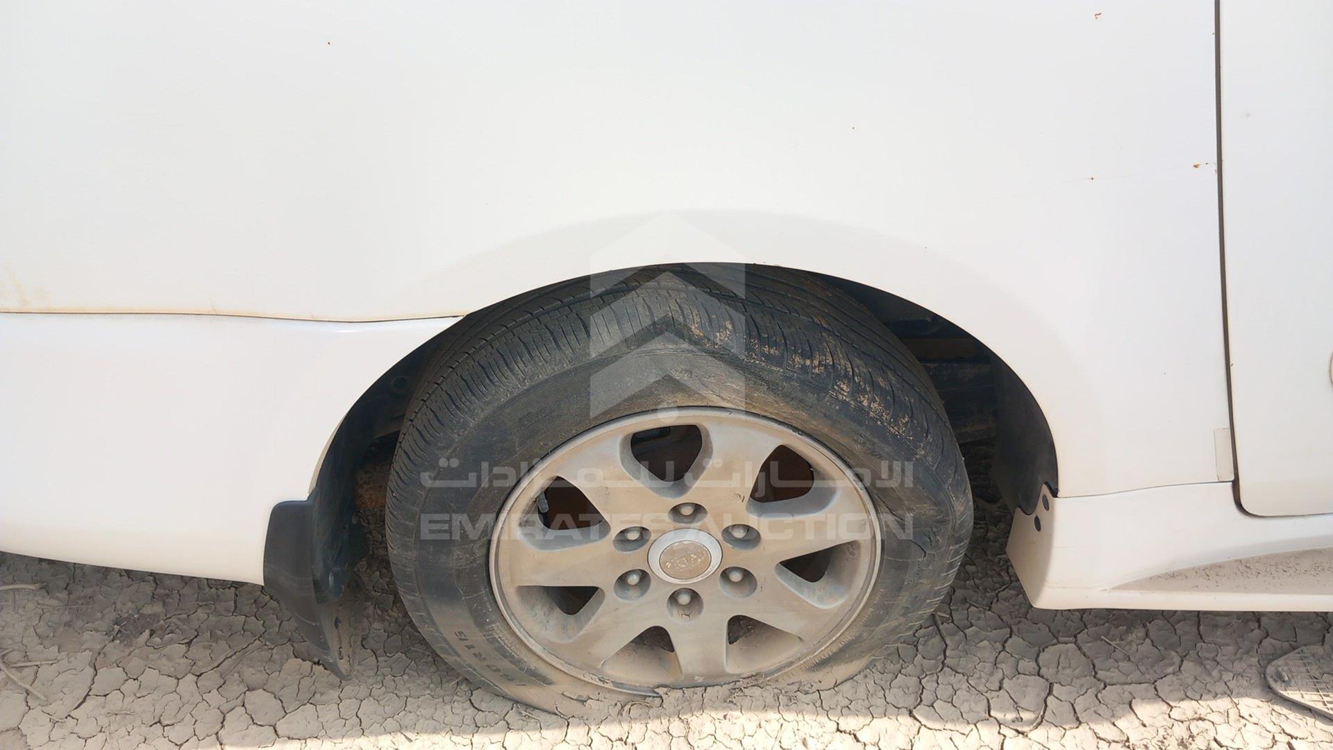 2007 KIA CARNIVAL VIN: KNAMB763776146101