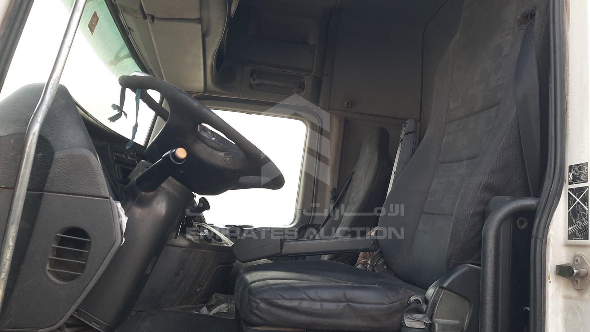2008 MERCEDES ACTROS VIN: WDAKHCAA48L280335