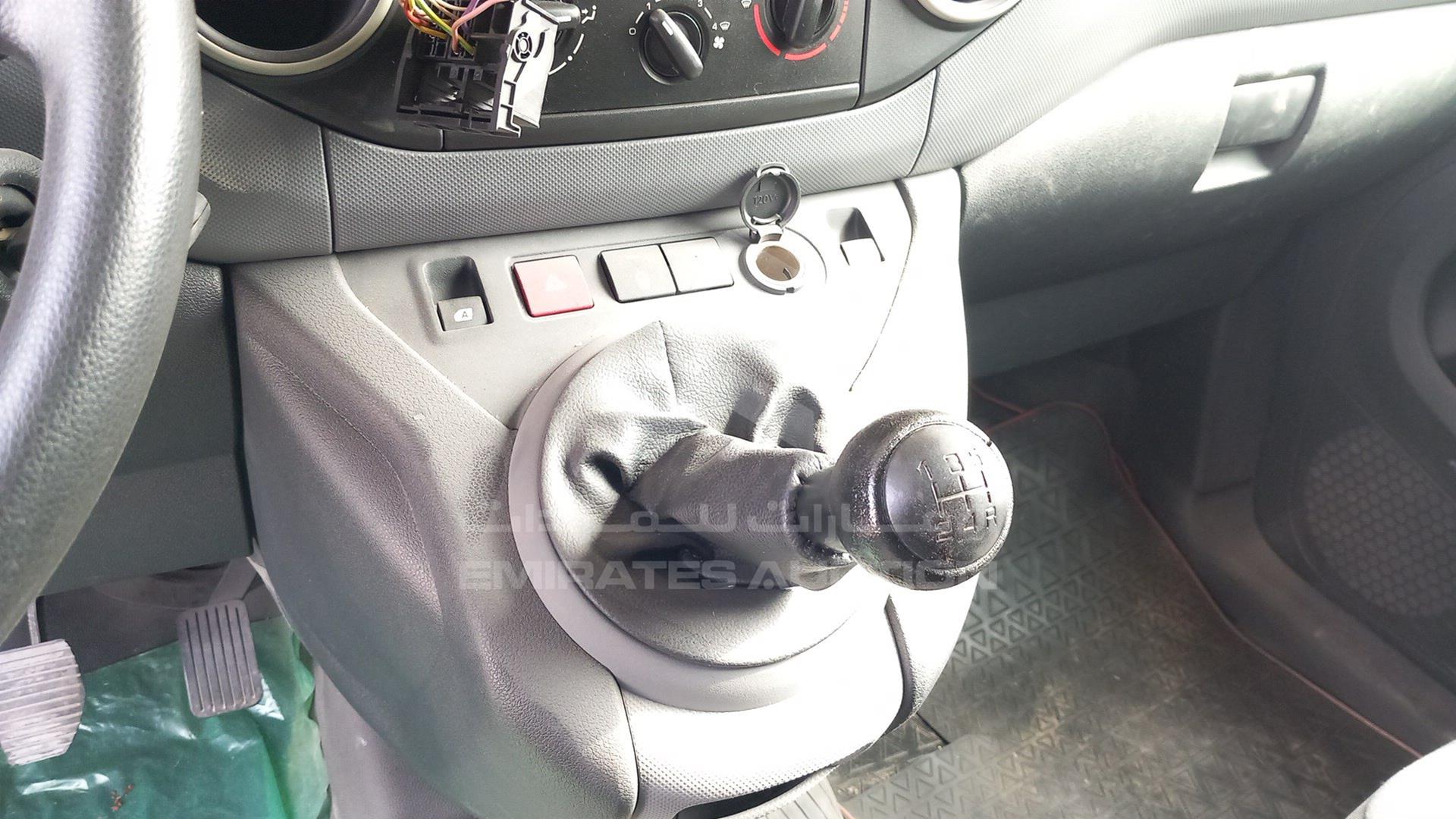 2017 PEUGEOT PARTNER VIN: VF37ENFU8HJ509062