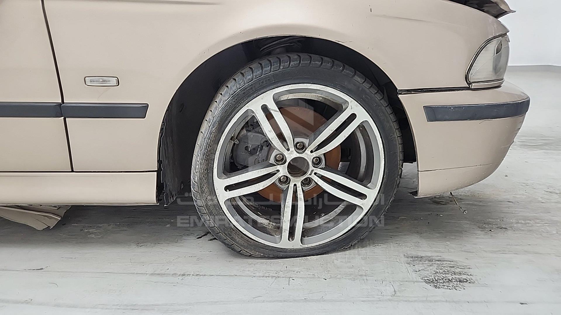 2000 BMW 540 VIN: WBADN6104YGG88284