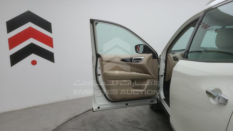 5N1DR2M53JC600144 Auction: EmiratesAuction Lot: 409004 5N1DR2M53JC600144 Nissan Pathfinder 2018 WHITE Photo 16