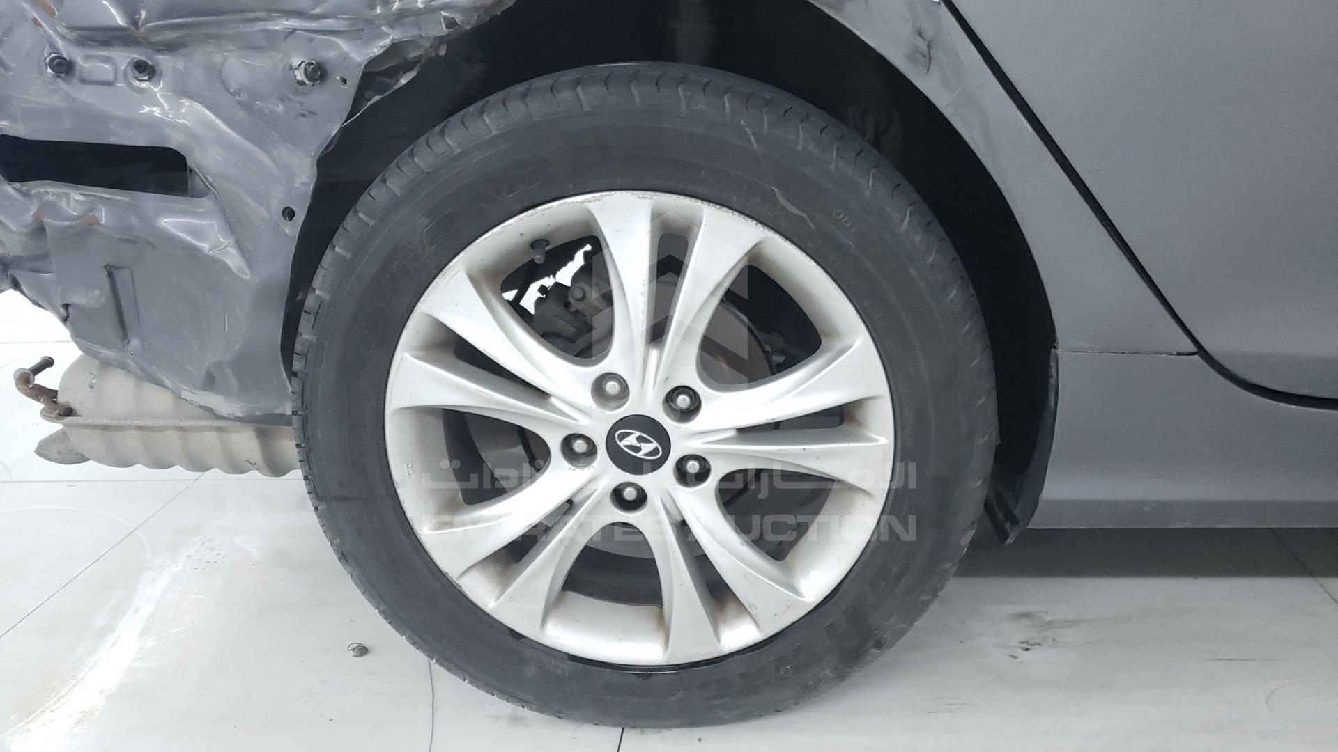 2012 HYUNDAI SONATA VIN: KMHEB41C3CA403156