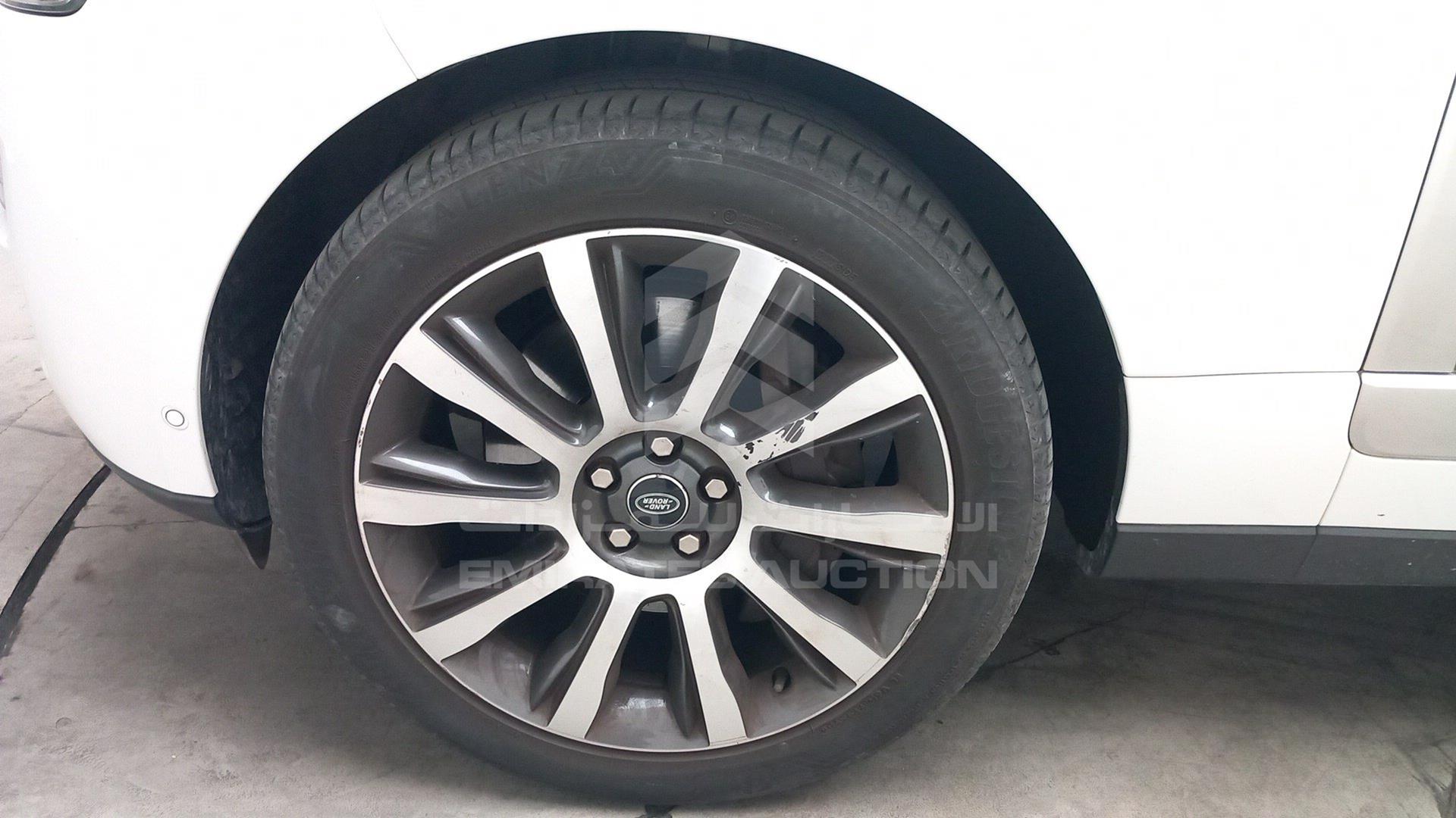 2014 RANGE ROVER VOGUE VIN: SALGA2EF0EA174181