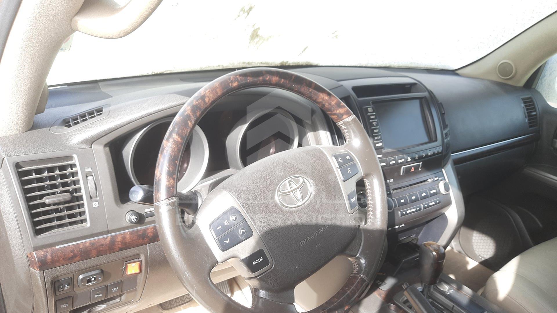 2010 TOYOTA LAND CRUISER VIN: JTMHT05J8A4037075
