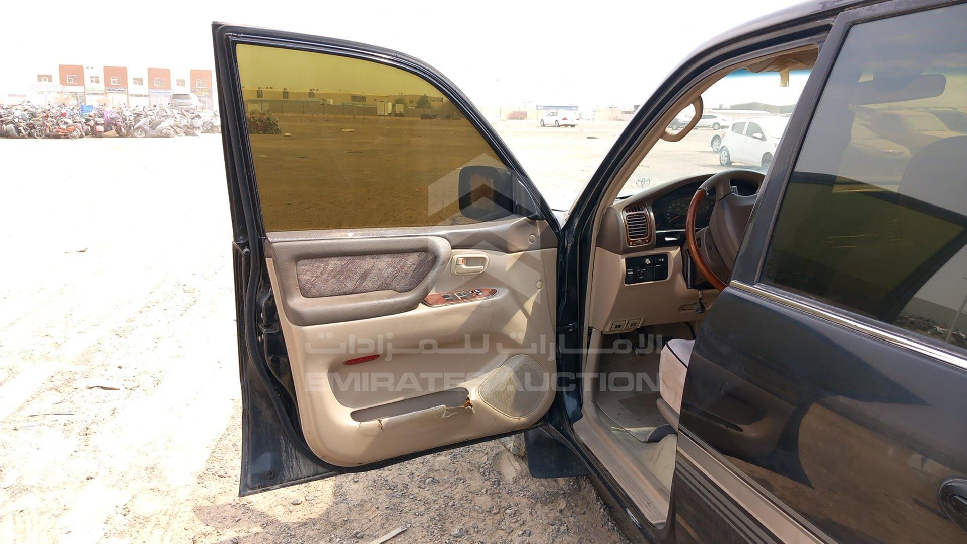 2000 TOYOTA LAND CRUISER VIN: JT3HJ09J1Y0025212