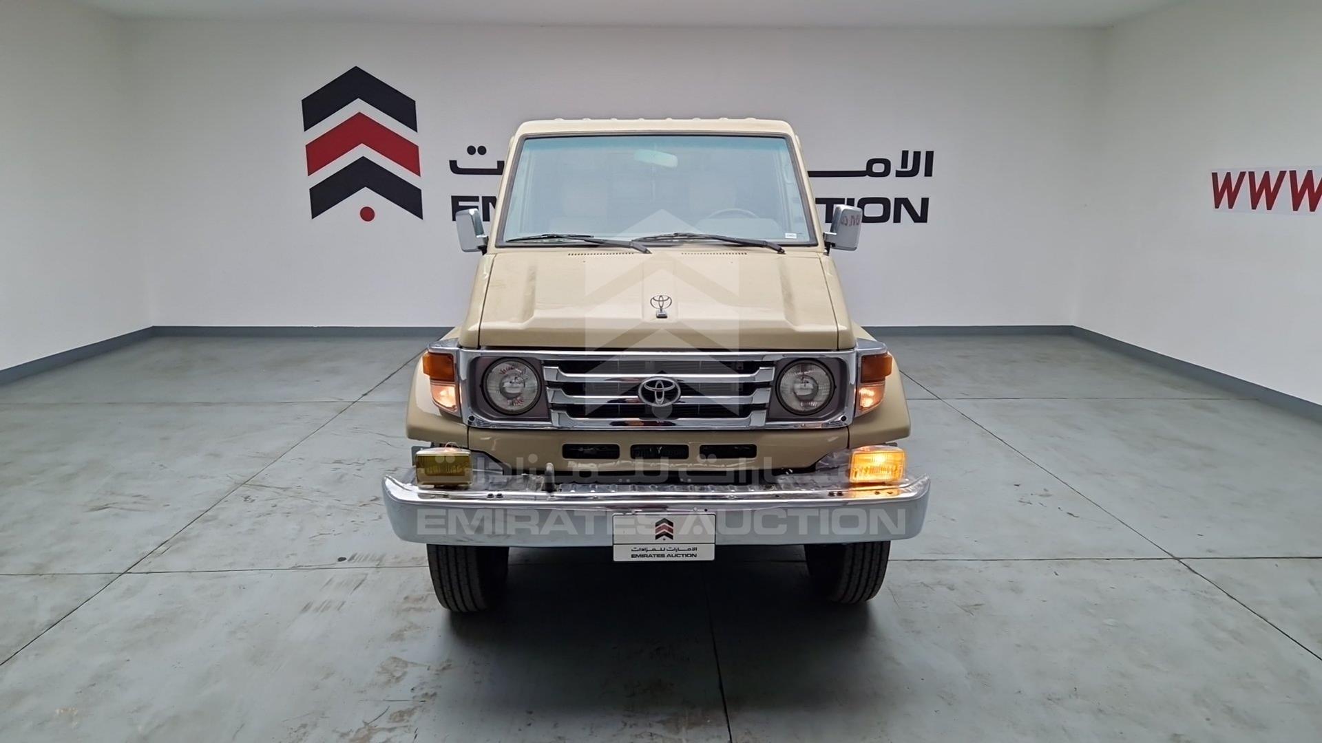 2006 TOYOTA LAND CRUISER VIN: JTFLJ71J168010726