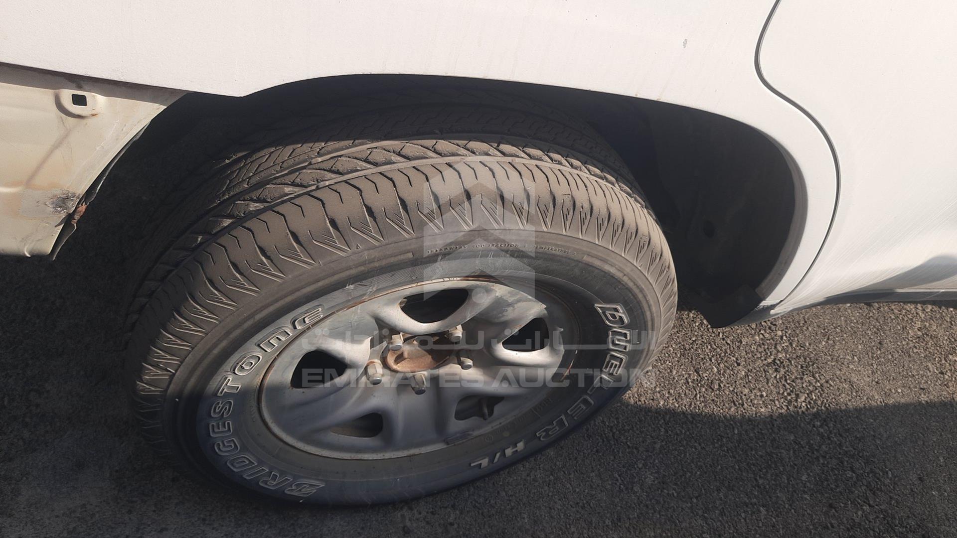 2011 TOYOTA LAND CRUISER VIN: JTMDU09J8B4032305
