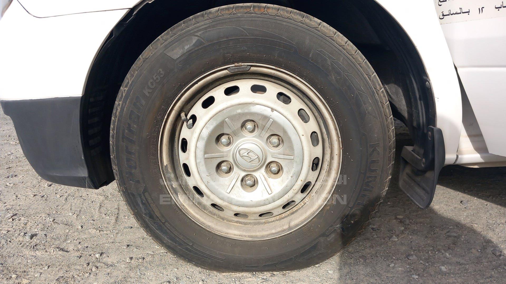 2012 HYUNDAI H1 VIN: KMJWA37R0CU455693