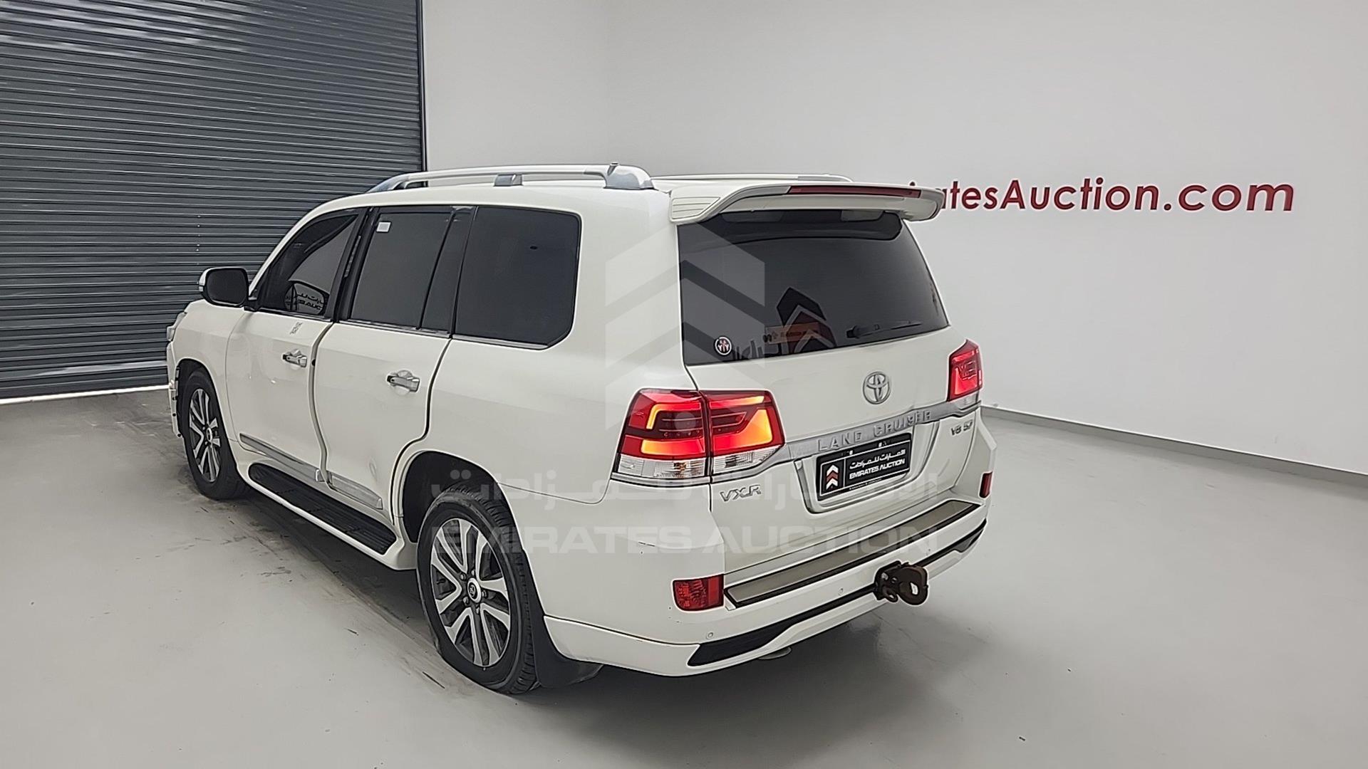 2016 TOYOTA LAND CRUISER VIN: JTMHX05J8G4122074