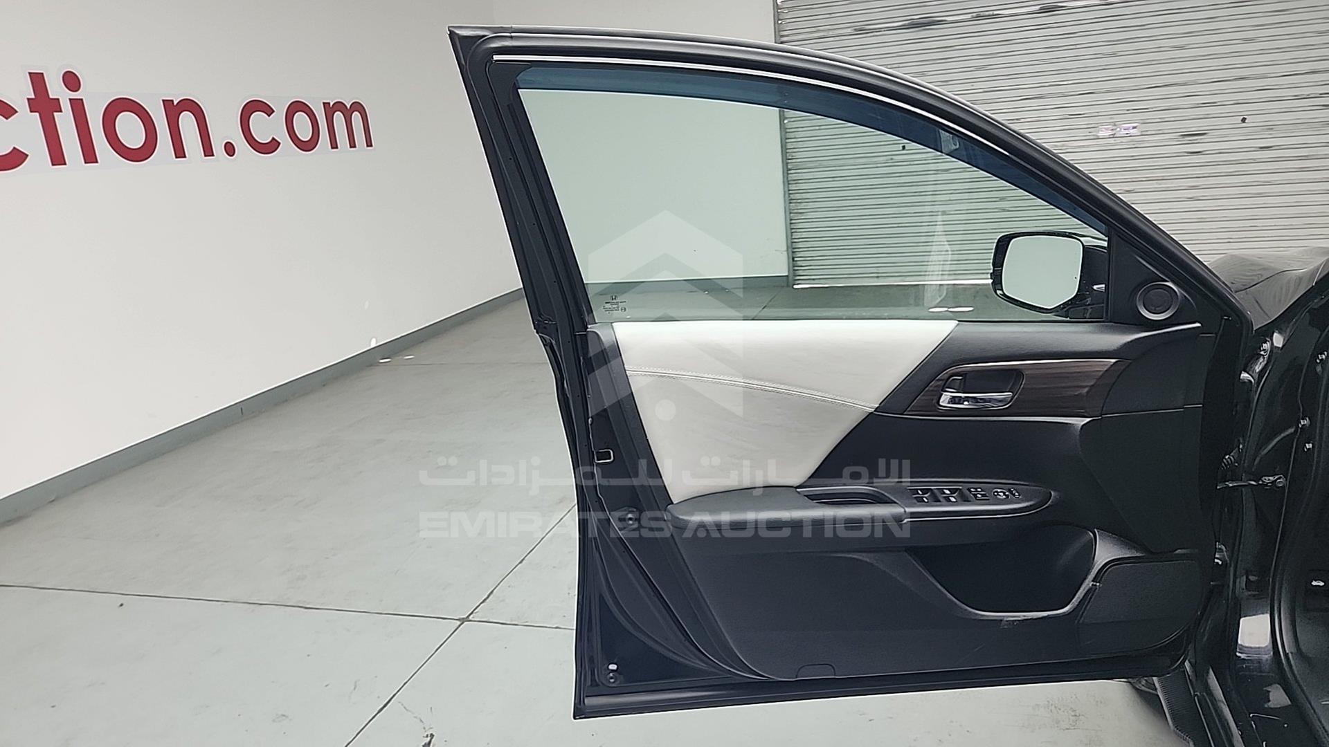 2017 HONDA ACCORD VIN: 1HGCR2F78HA053300