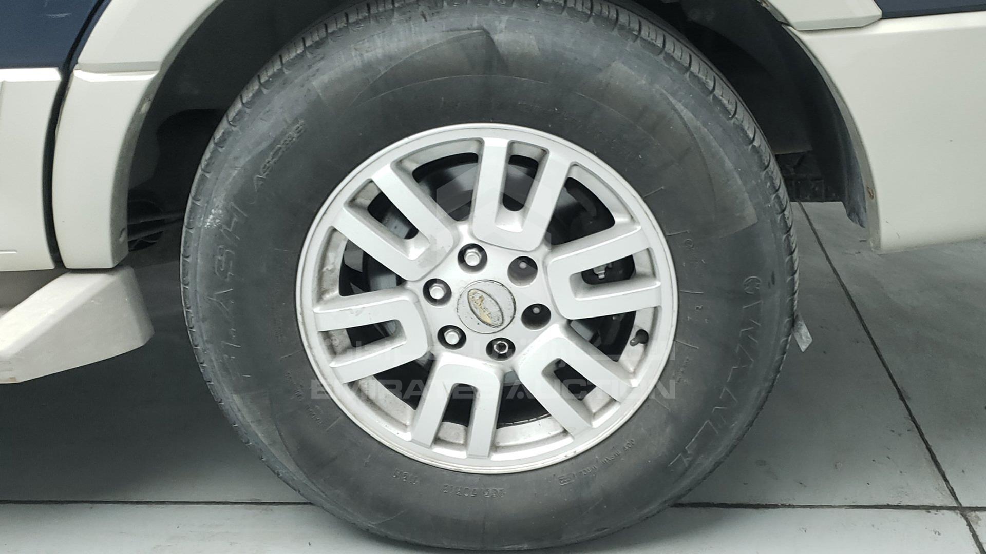2007 FORD EXPEDITION VIN: 1FMFU18527LA84802