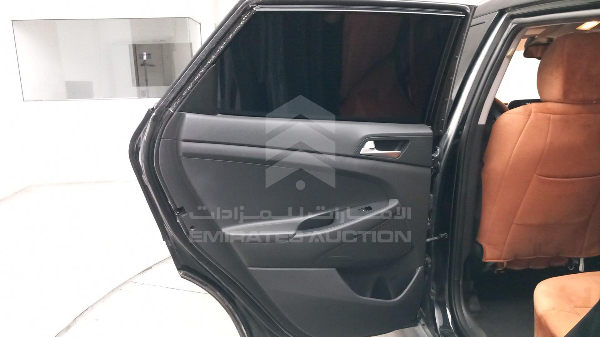 2020 HYUNDAI TUCSON VIN: KM8J33A42LU167175