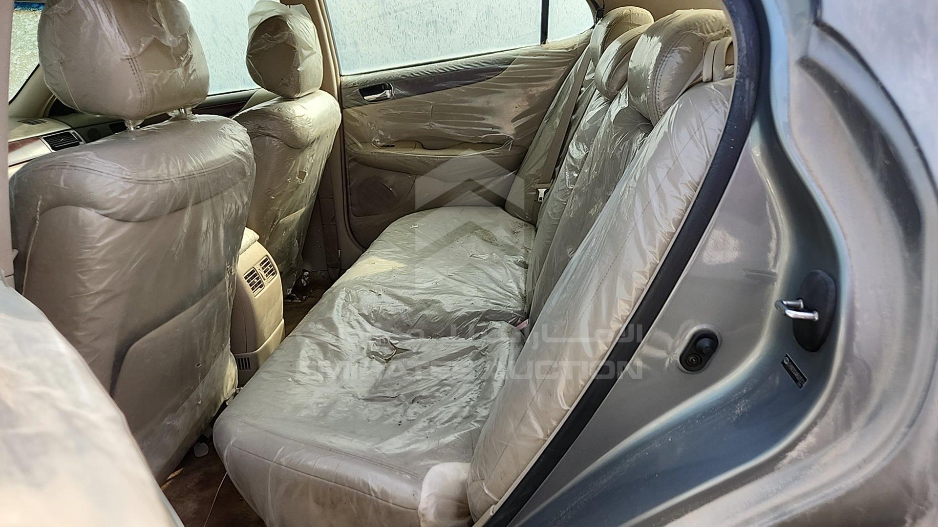 2004 LEXUS ES 330 VIN: JTHBA30G445005214
