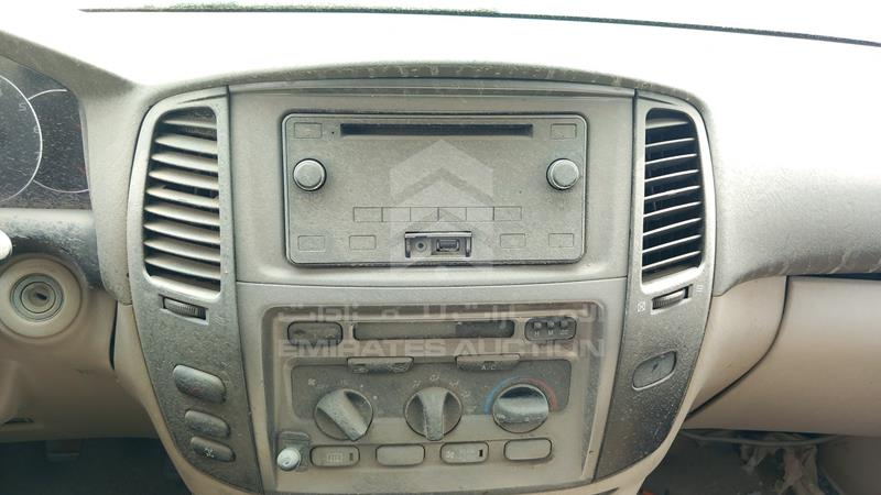 VIN: JTEHJ09J565123733 Auction: EmiratesAuction Lot: 404955 VIN: JTEHJ09J565123733 Toyota Land Cruiser 2006 WHITE Photo 16
