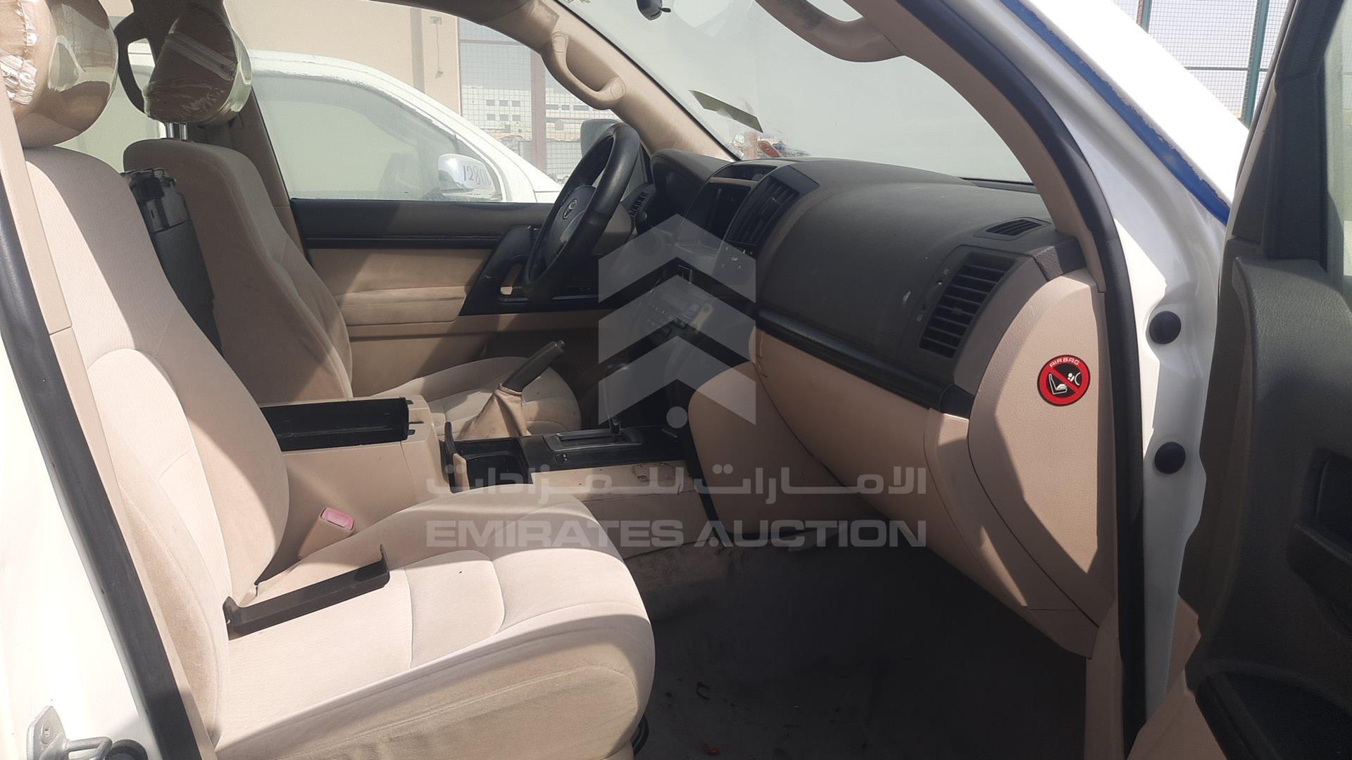 2013 TOYOTA LAND CRUISER VIN: JTMDU09J7D4064147