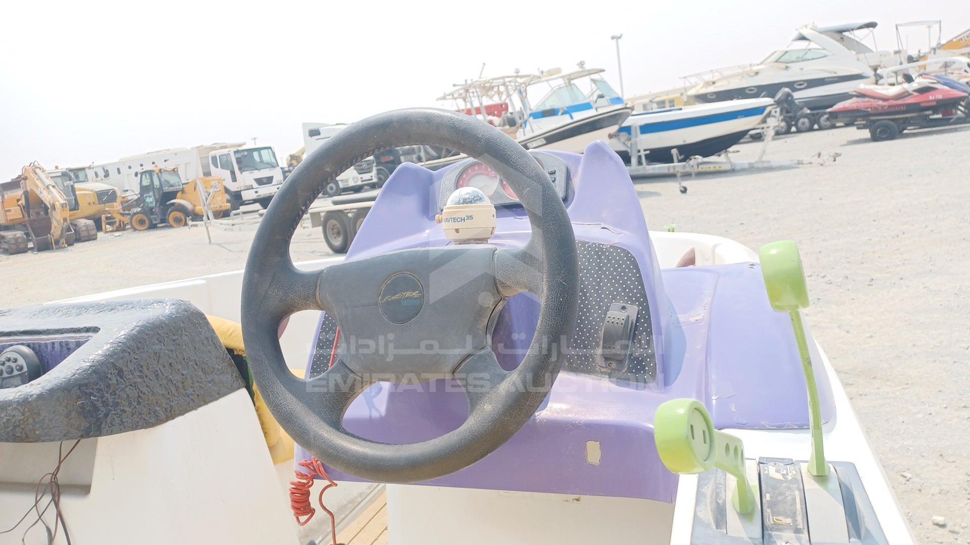 0 BOAT + TROLLEY --- VIN: JPMLIT0010236B