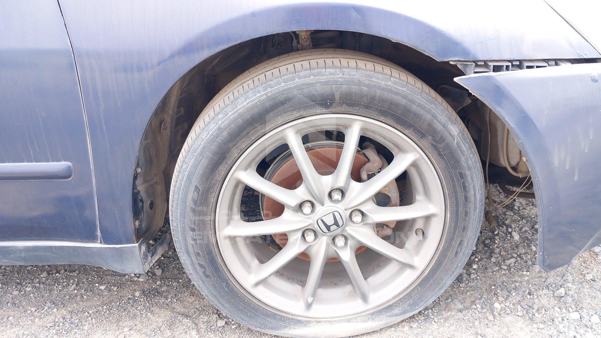 2005 HONDA ACCORD VIN: JHMCM56515C403491