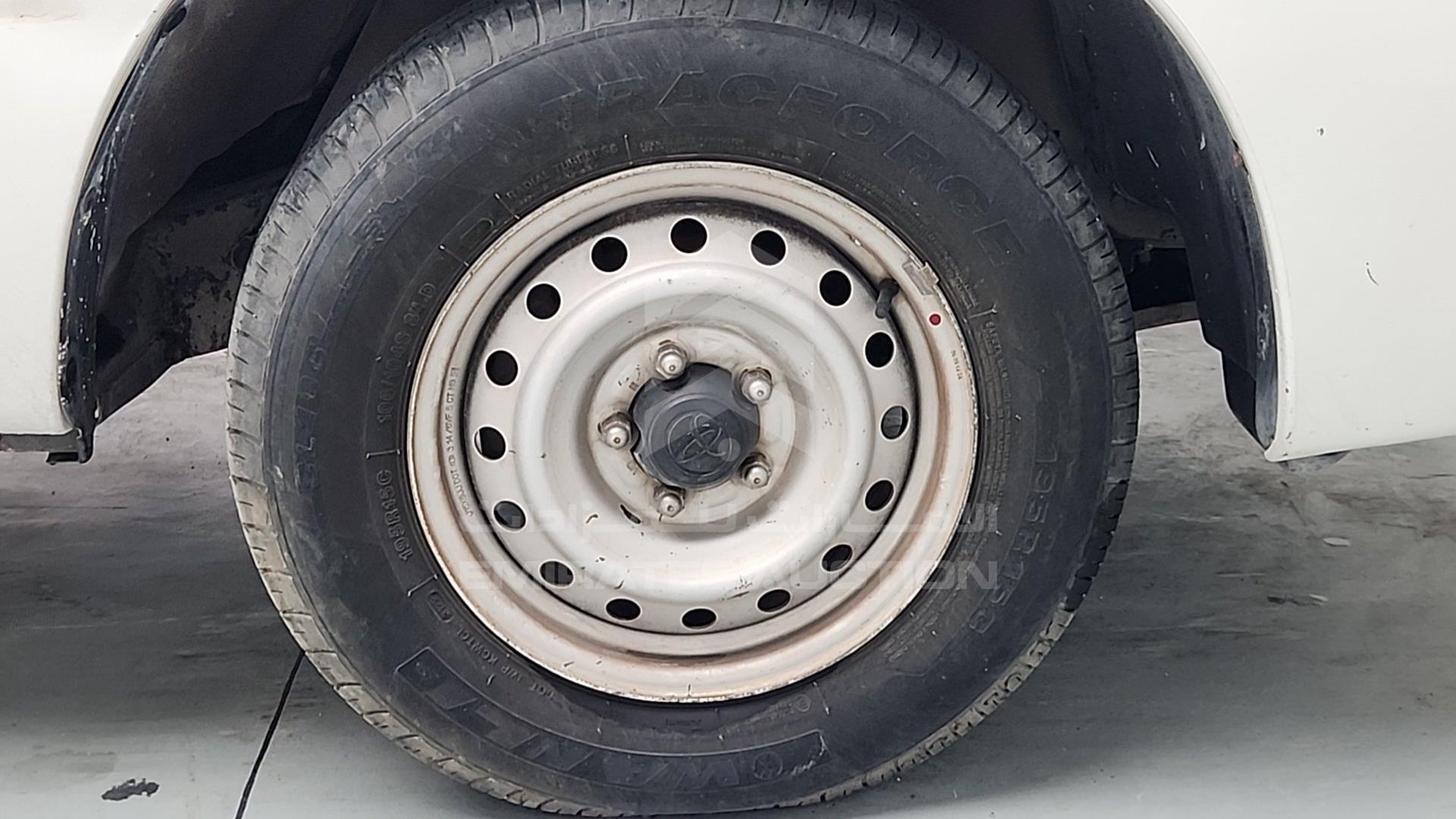 2014 TOYOTA HILUX VIN: MR0EX12G4E2349869