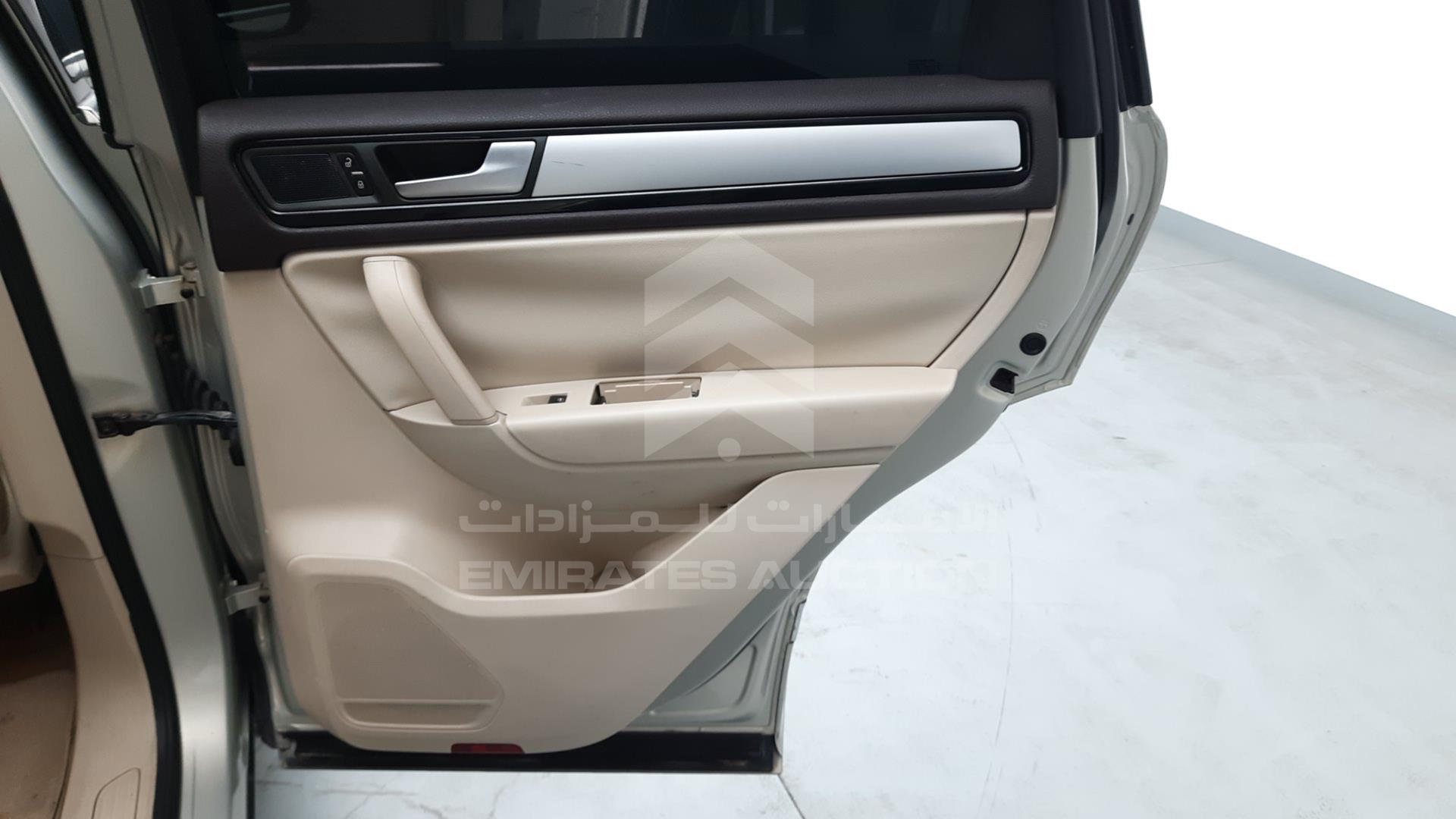 2014 VOLKSWAGEN TOUAREG VIN: WVGBC2BPXED006549
