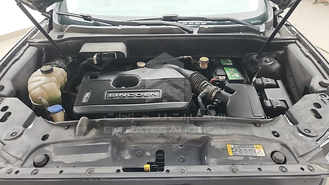 2019 Lincoln Nautilus — Engine Bay — Photo 32