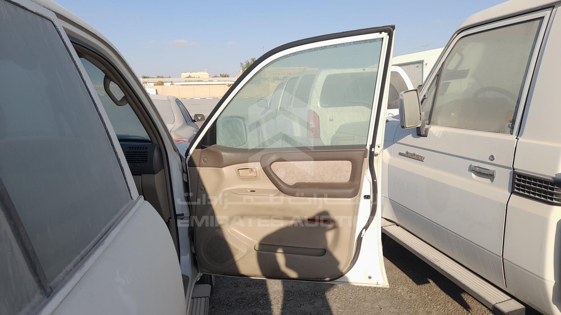 2007 TOYOTA LAND CRUISER VIN: JTGHJ09J977006847