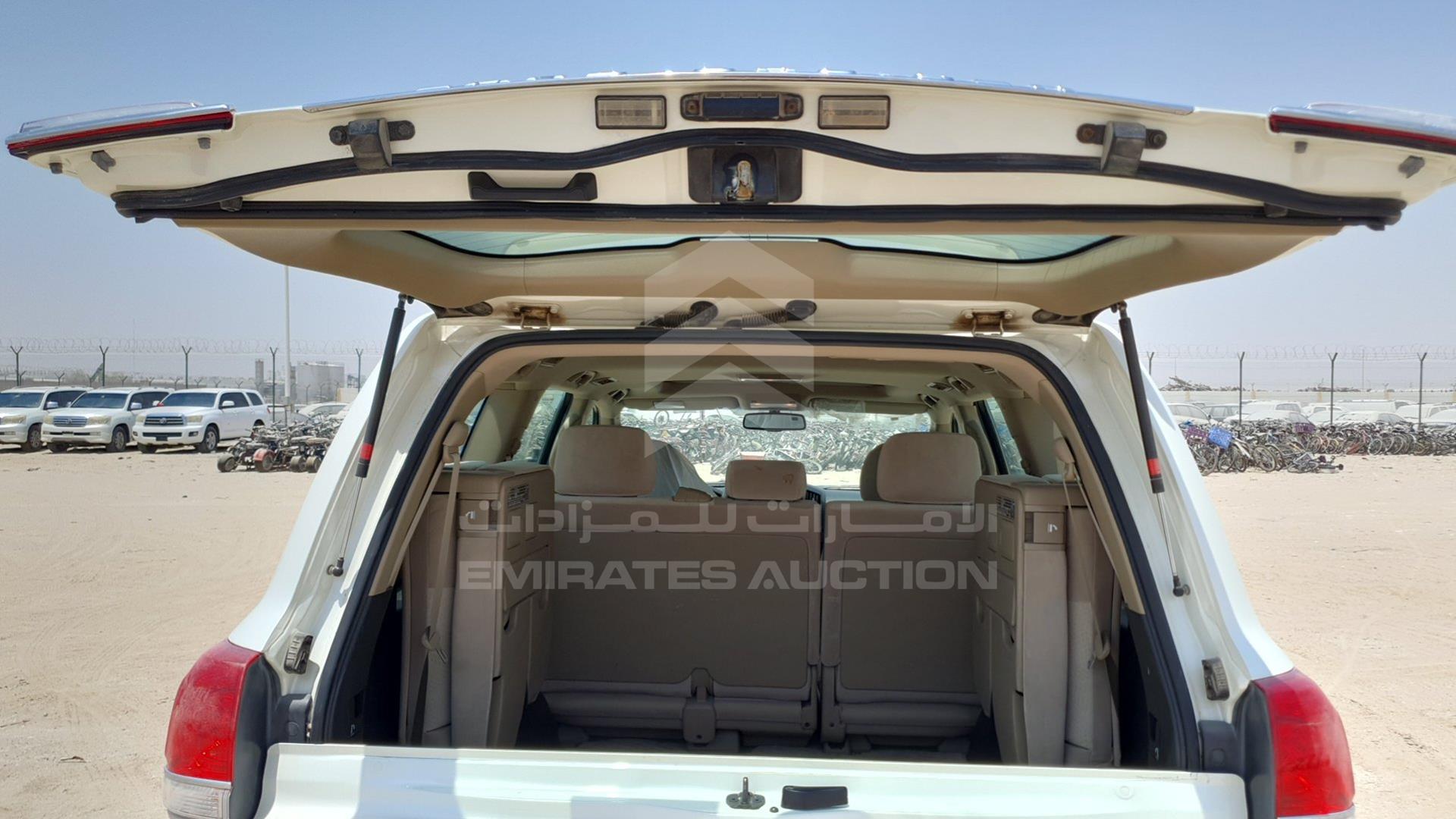2011 TOYOTA LAND CRUISER VIN: JTMHT09J8B4041784