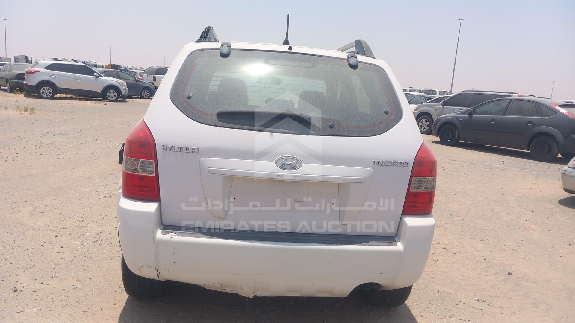 2009 HYUNDAI TUCSON VIN: KMHJM81B19U945936