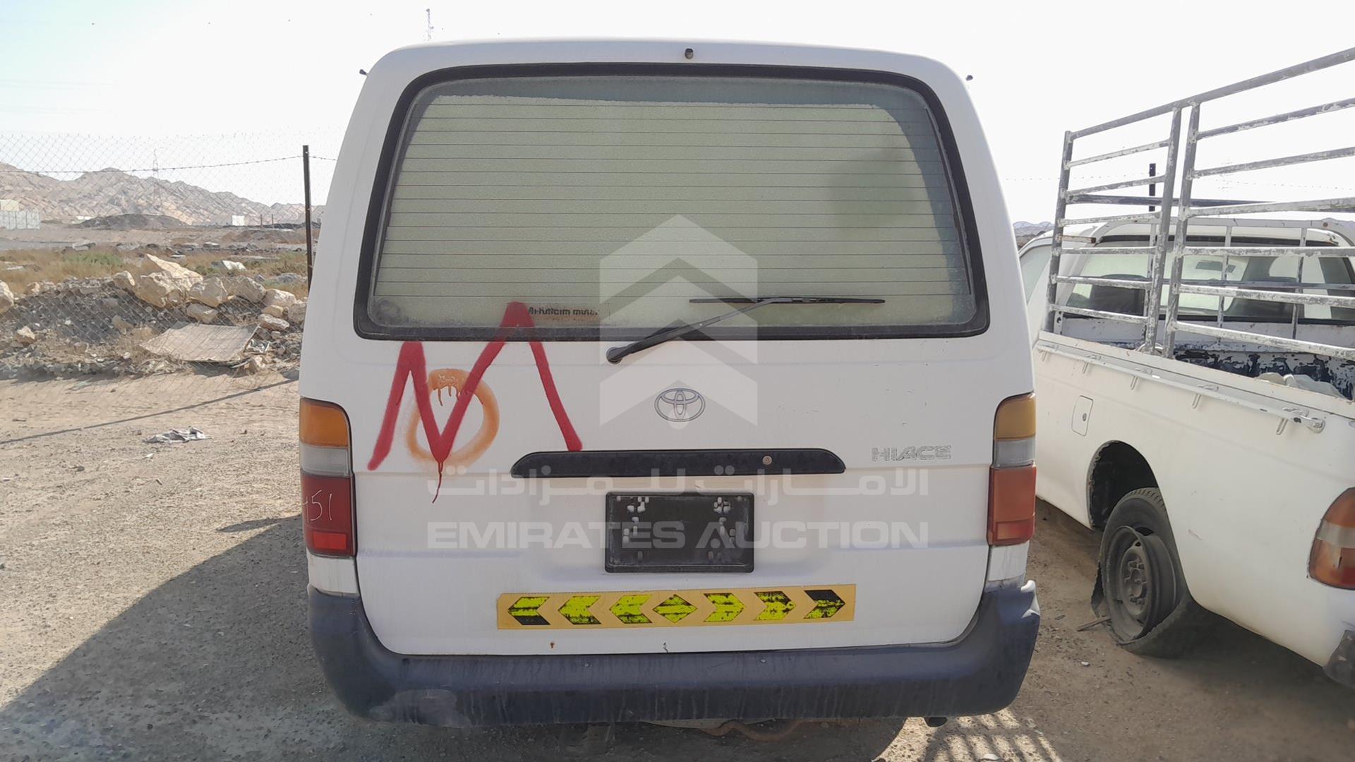 2004 TOYOTA HIACE VIN: JT4ZR119745004202
