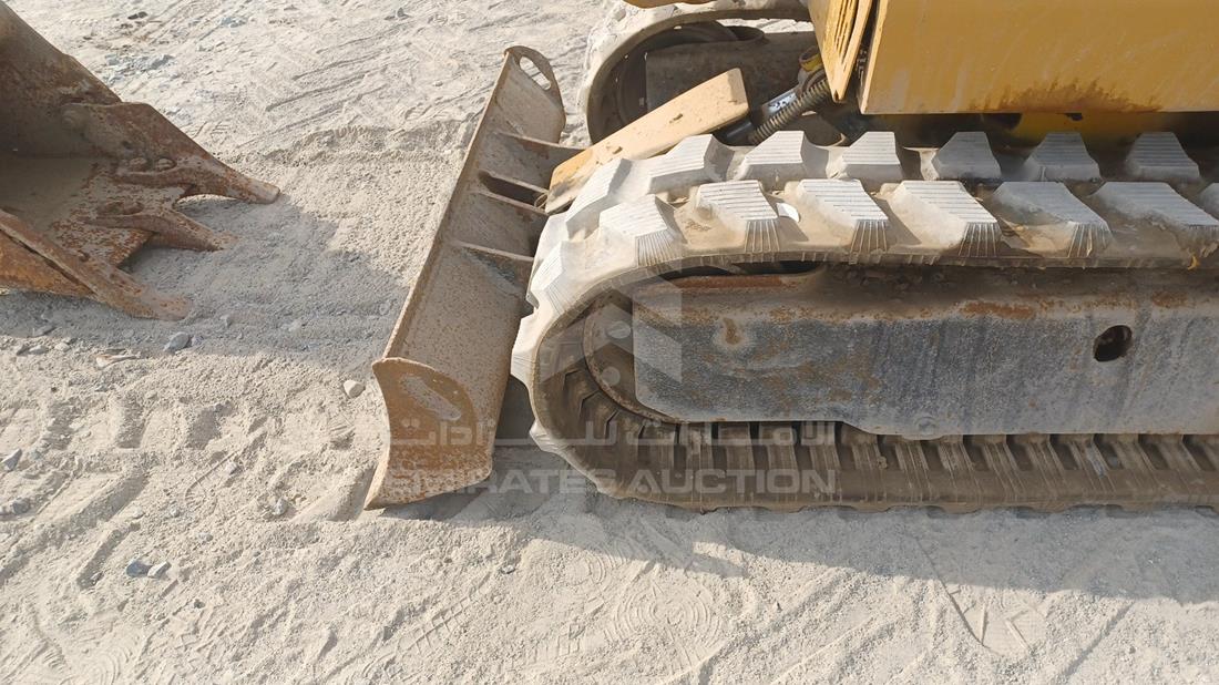 كاتربيلر — الإطار الأمامي الأيسر — صورة 32