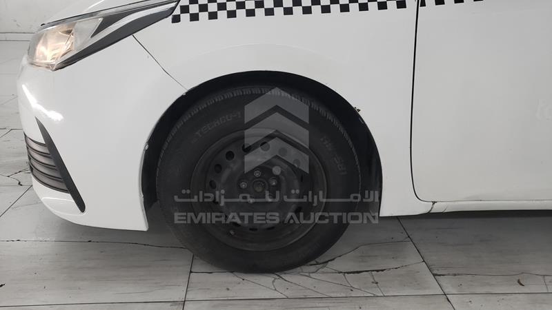 RKLBB9HE8J5212787 Auction: EmiratesAuction Lot: 404125 RKLBB9HE8J5212787 Toyota Corolla 2018 WHITE Photo 31