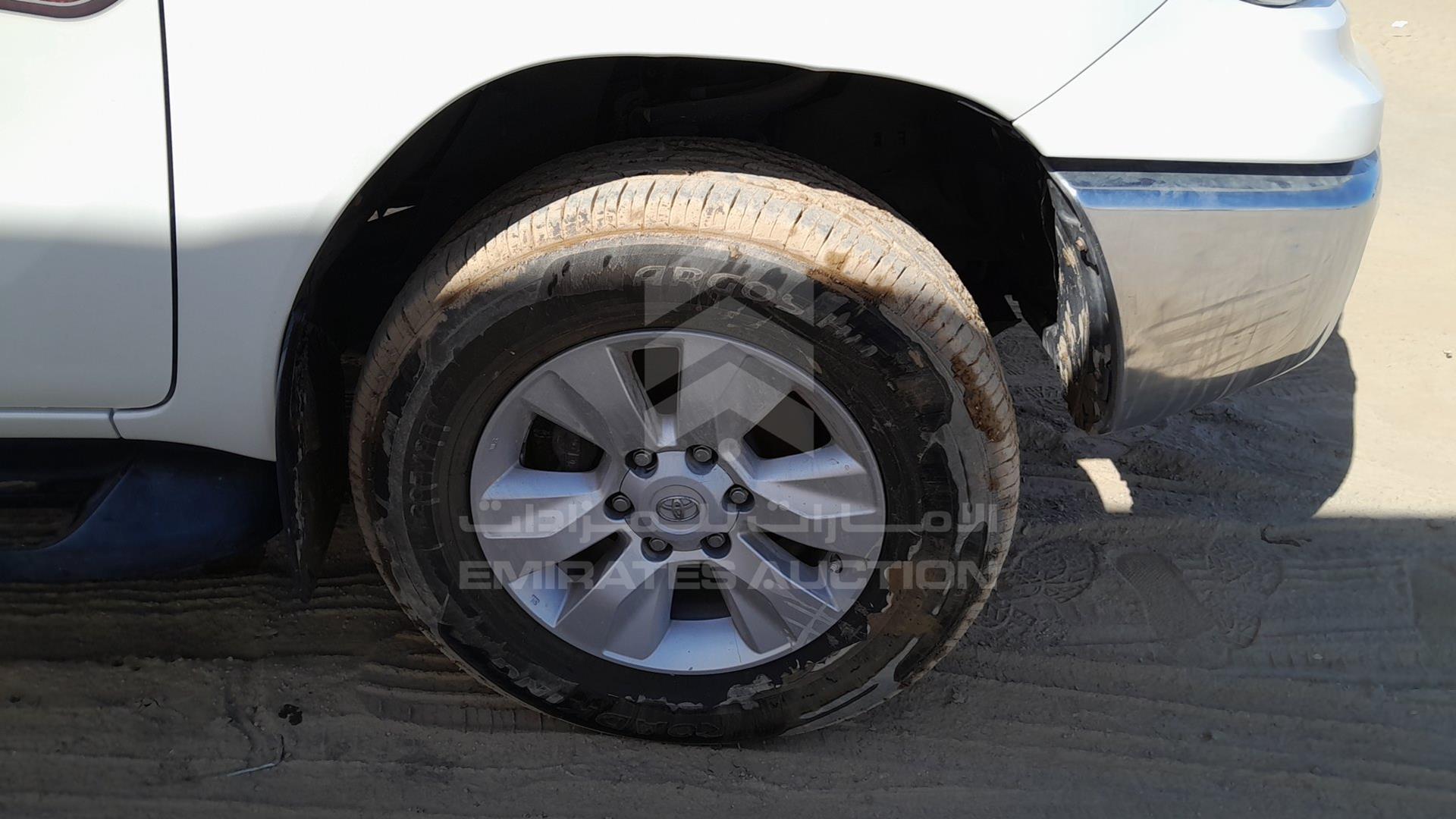 2020 TOYOTA HILUX VIN: MR0HX8CD4L1400235