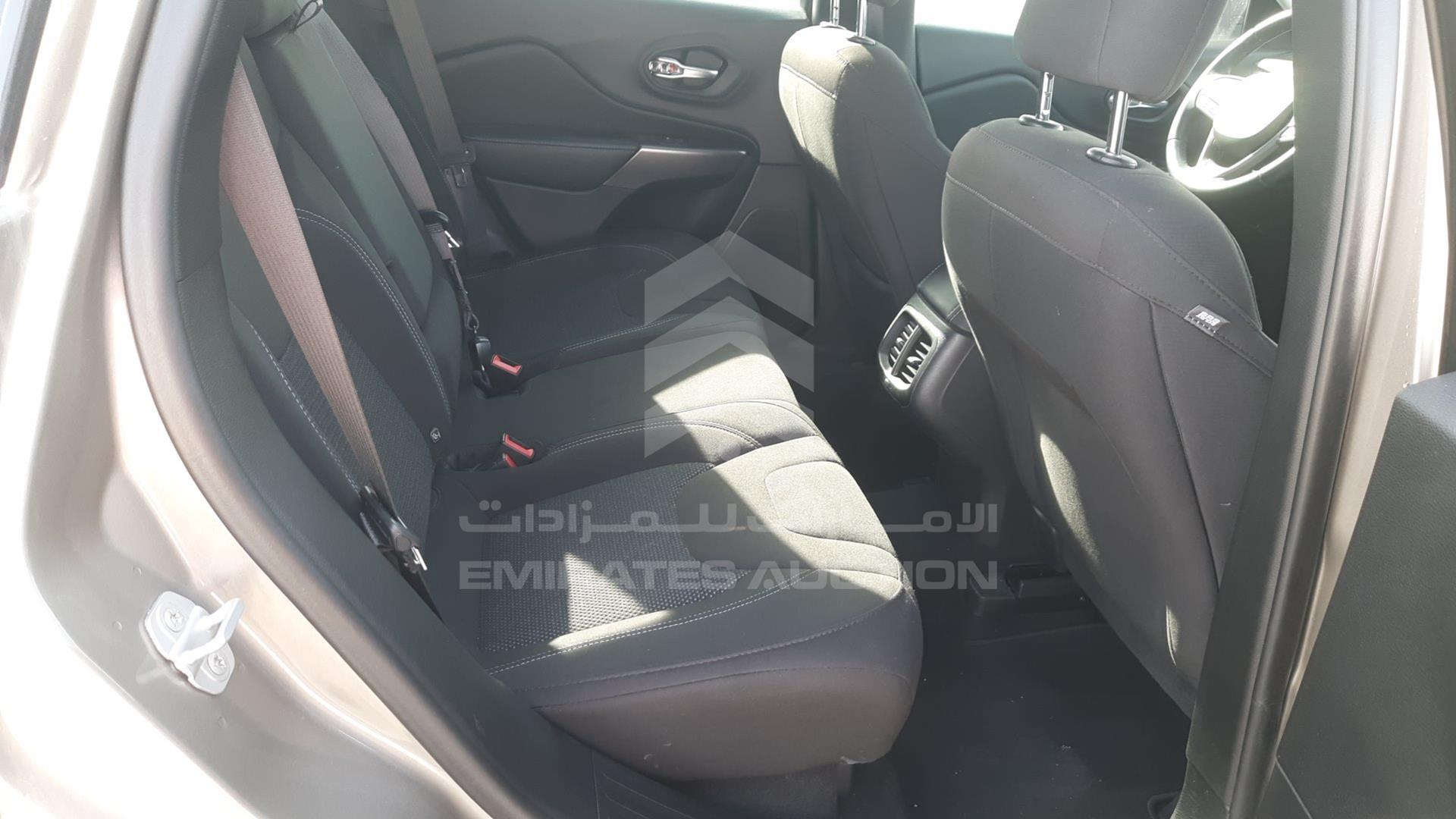 2019 JEEP CHEROKEE VIN: 1C4PJLAX4KD403712