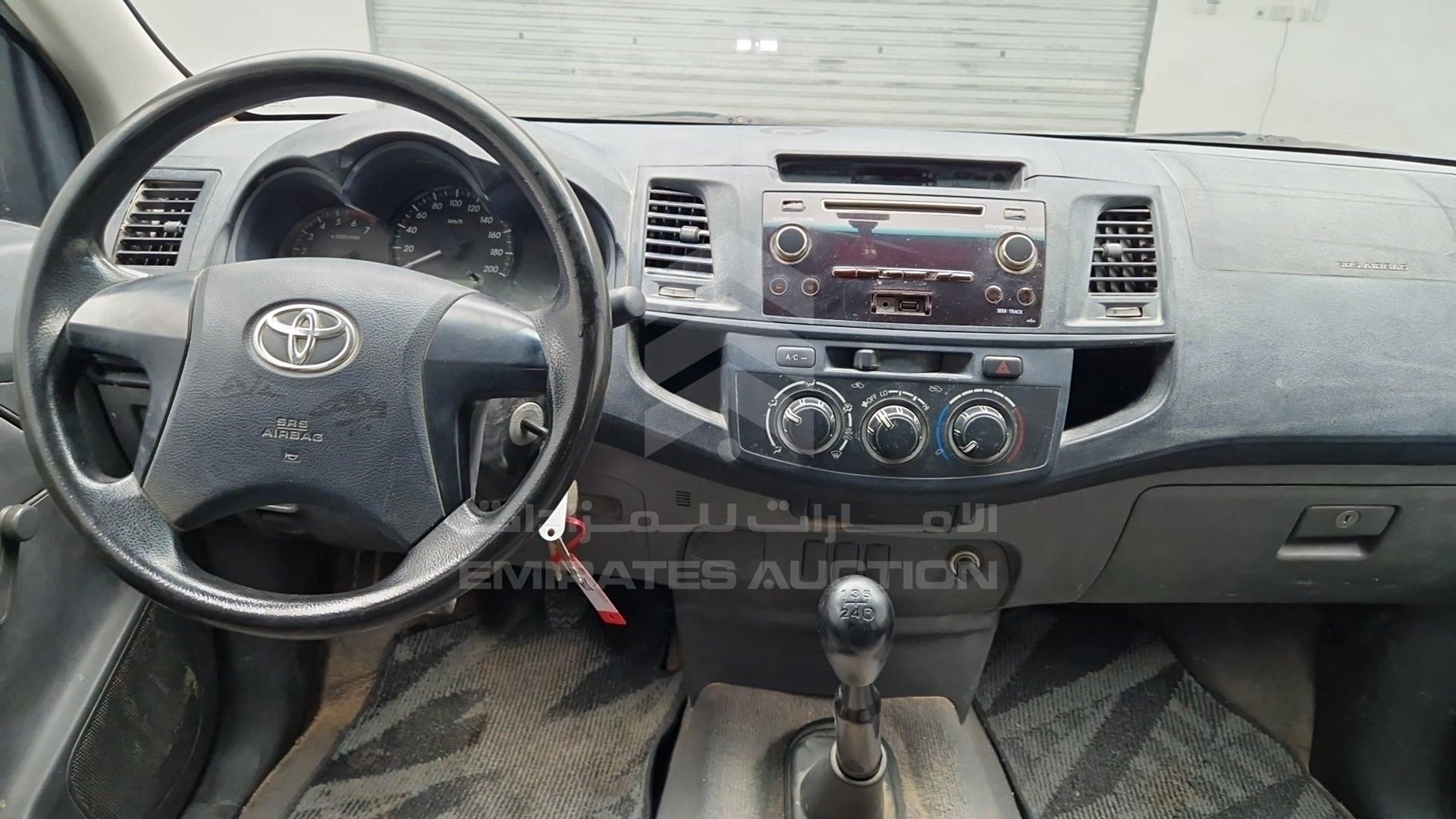 2015 TOYOTA HILUX VIN: MR0EX12G5F2354399