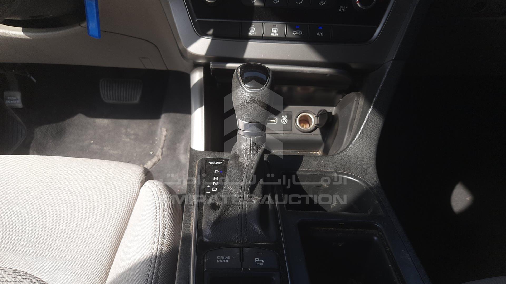 2016 HYUNDAI SONATA VIN: KMHE241G2GA122507