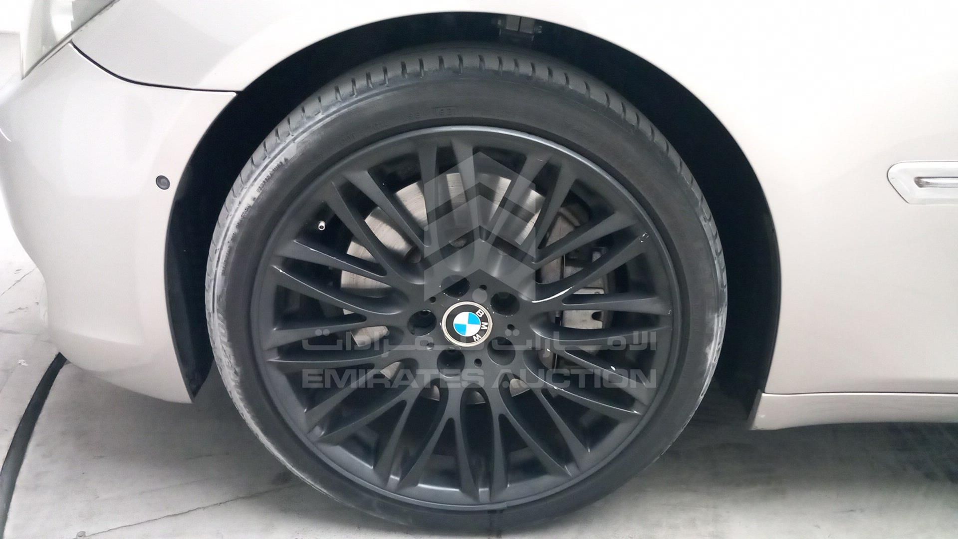 2010 BMW 750 VIN: WBAKB8108AC342700