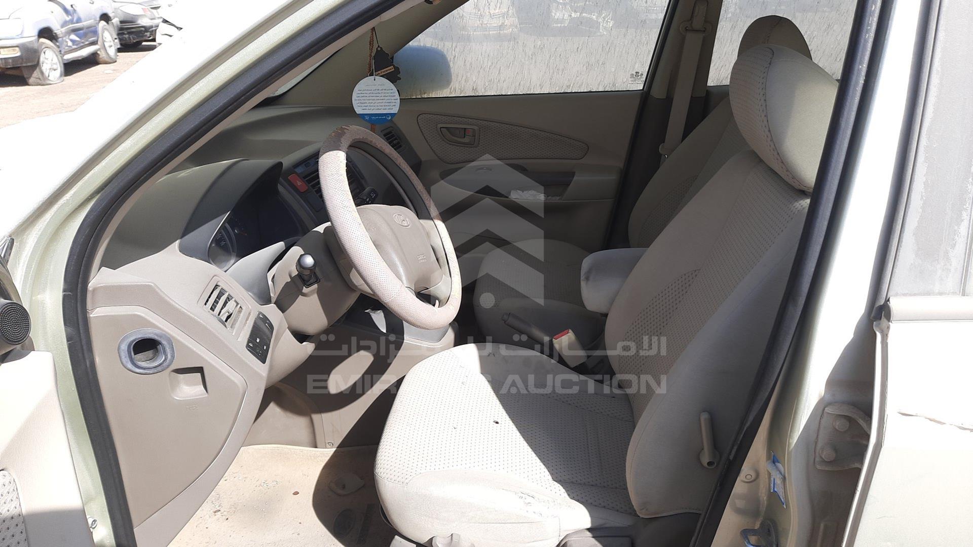 2009 HYUNDAI TUCSON VIN: KMHJM81B29U038399