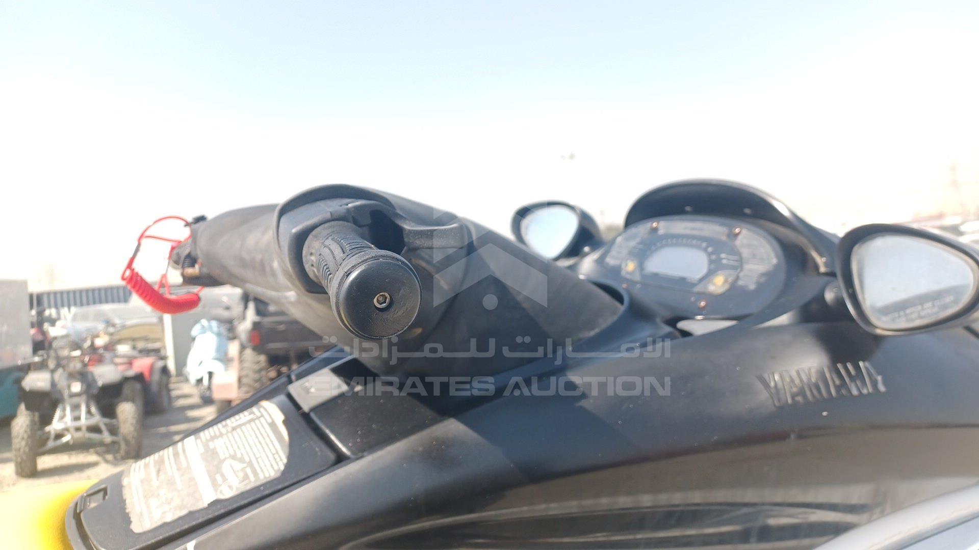 0 JET SKI + TROLLEY YAMAHA VIN: USYAMA2461C303