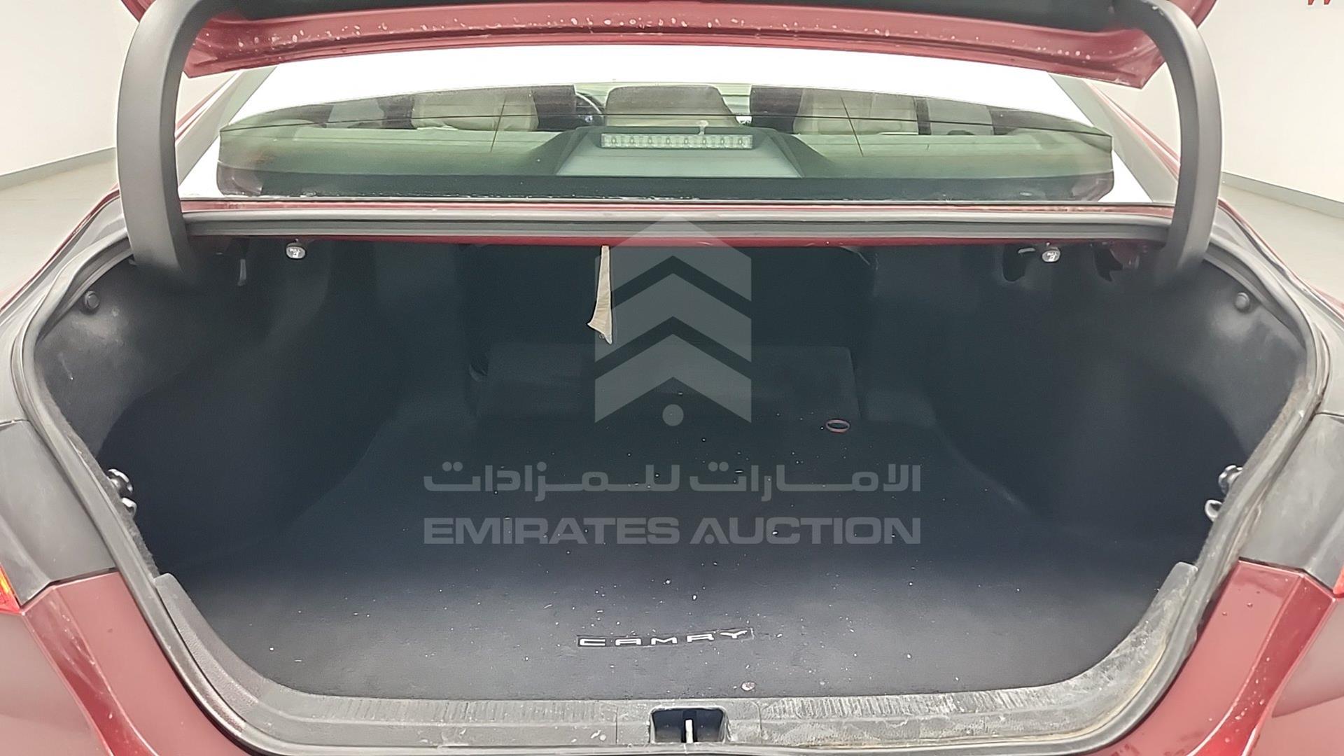 2018 TOYOTA CAMRY VIN: 4T1B11HK5JU566792