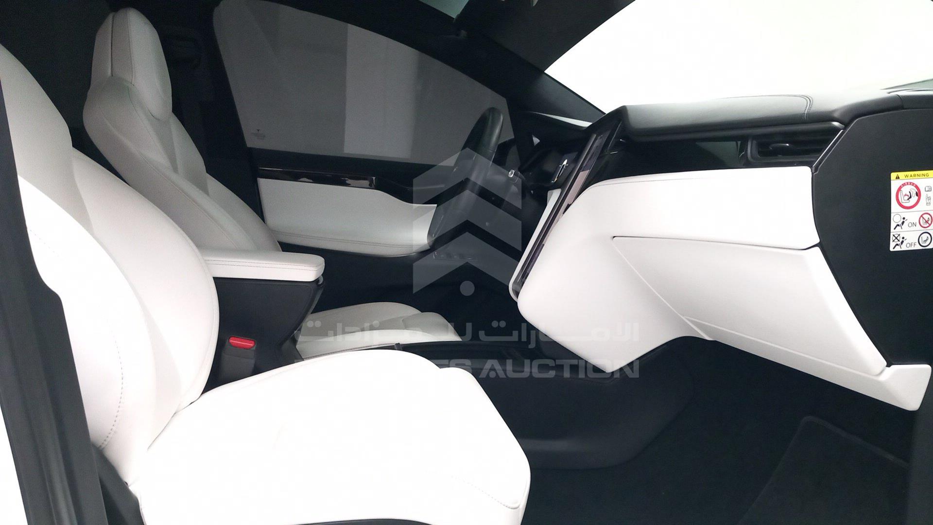 2018 TESLA MODEL X VIN: 5YJXCCE27JF116185