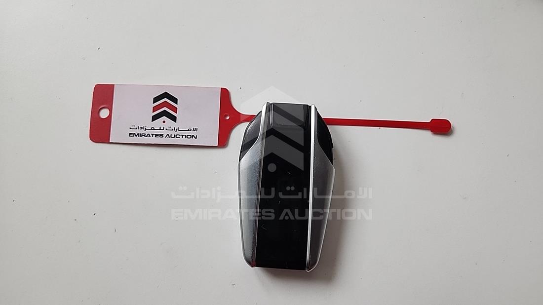 2016 BMW 740 LI — Keys — Photo 6