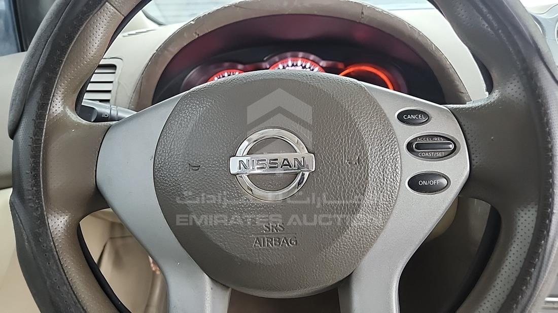 2009 Nissan Altima — Steering & Mounted Controls — Photo 16