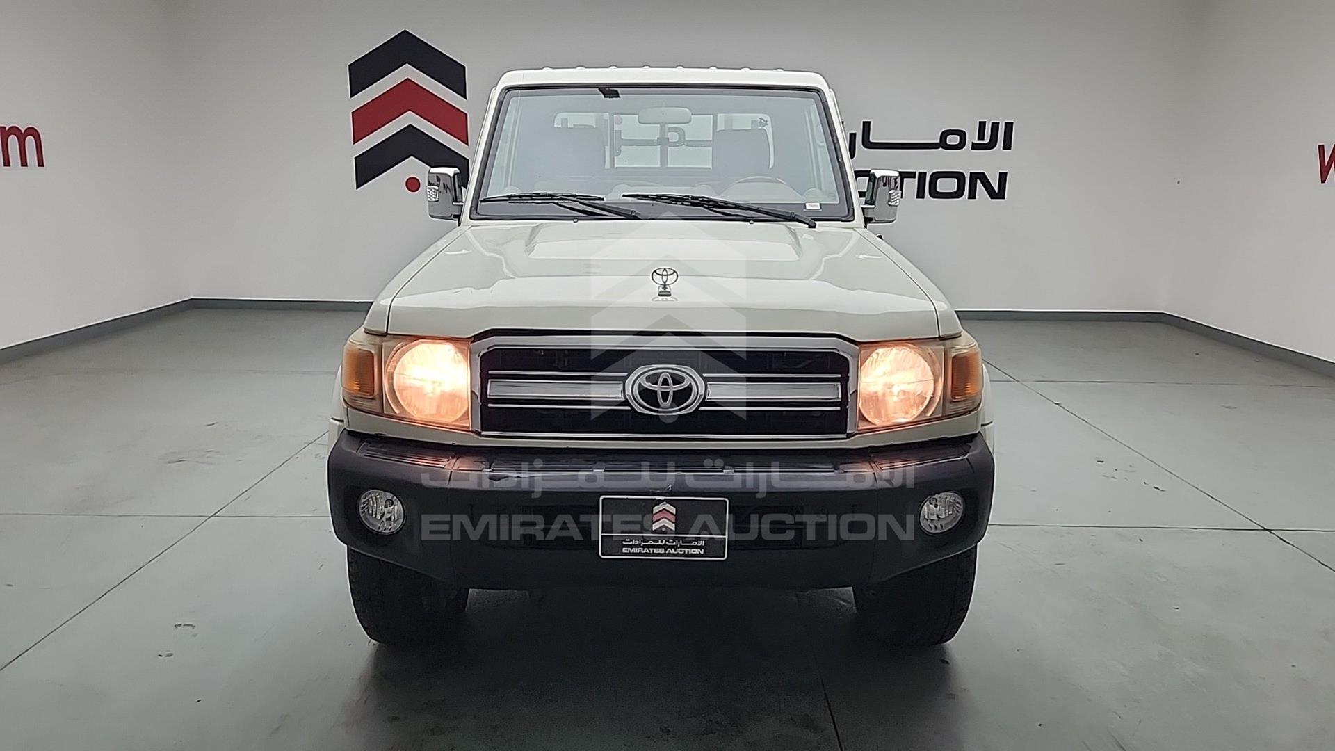2013 TOYOTA LAND CRUISER PICKUP VIN: JTFLU73J6D4538691
