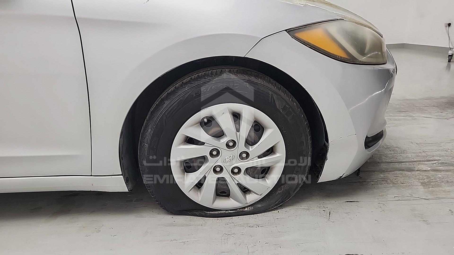 2018 HYUNDAI ELANTRA VIN: 5NPD74LF8JH376096