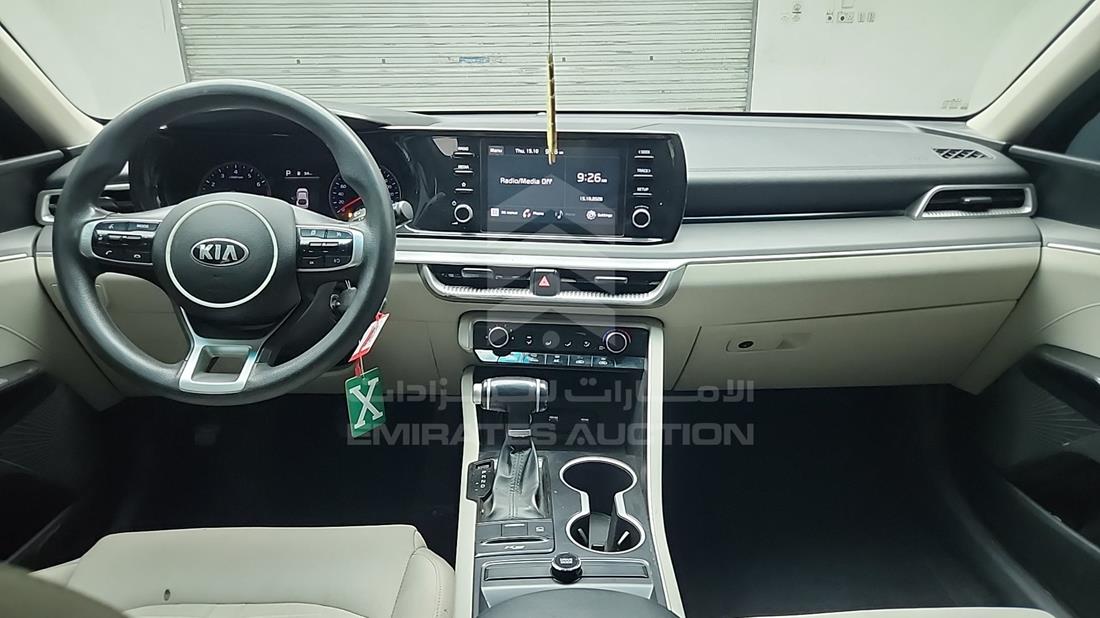 كيا كي 5 2021 — زاوية الواجهة الكاملة — صورة 15