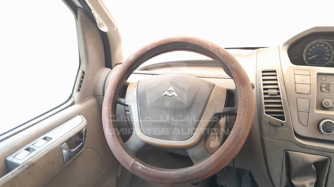 2014 Maxus V80 — Steering & Mounted Controls — Photo 13