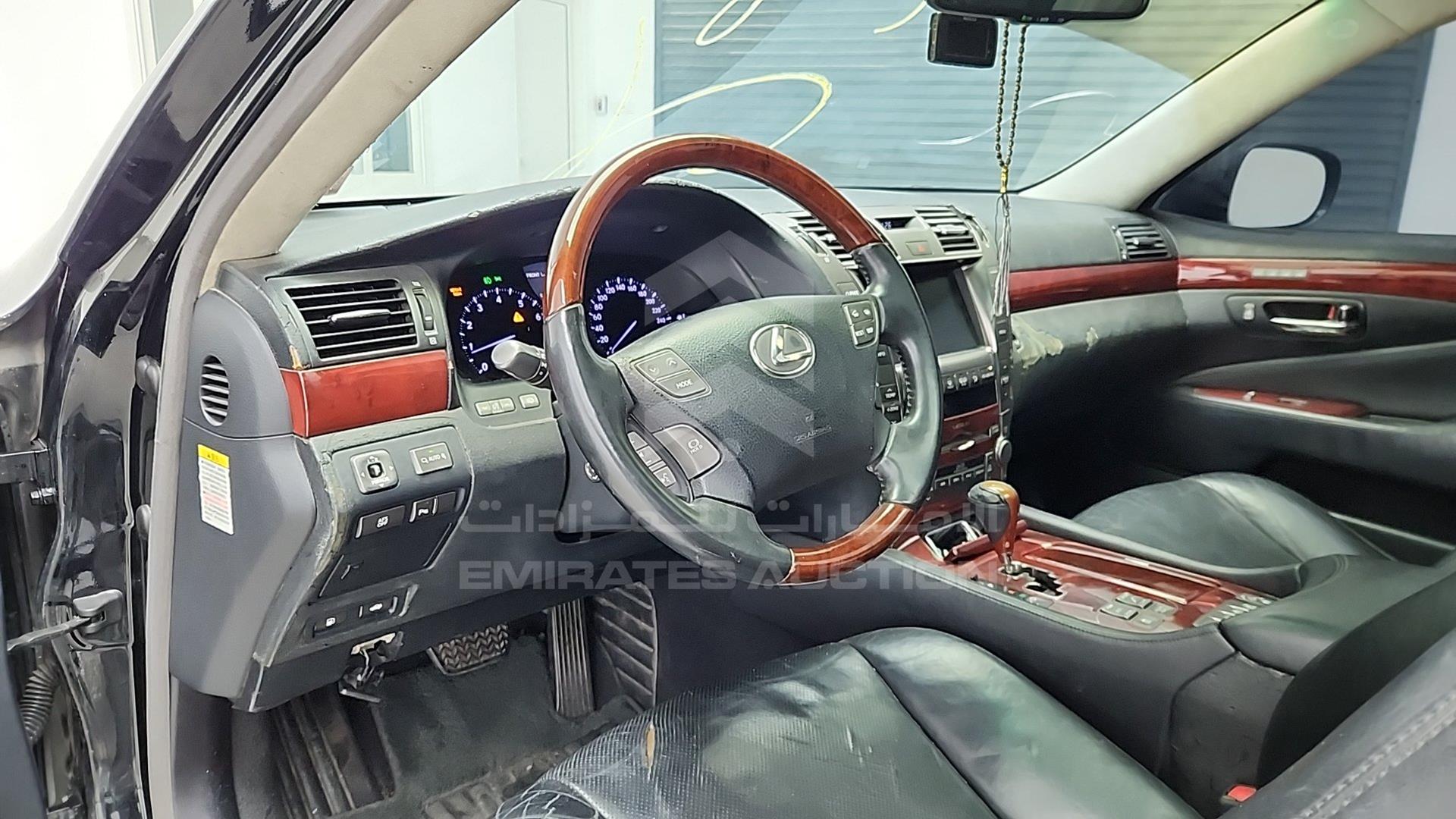 2009 LEXUS LS 460 VIN: JTHGL46F305036386