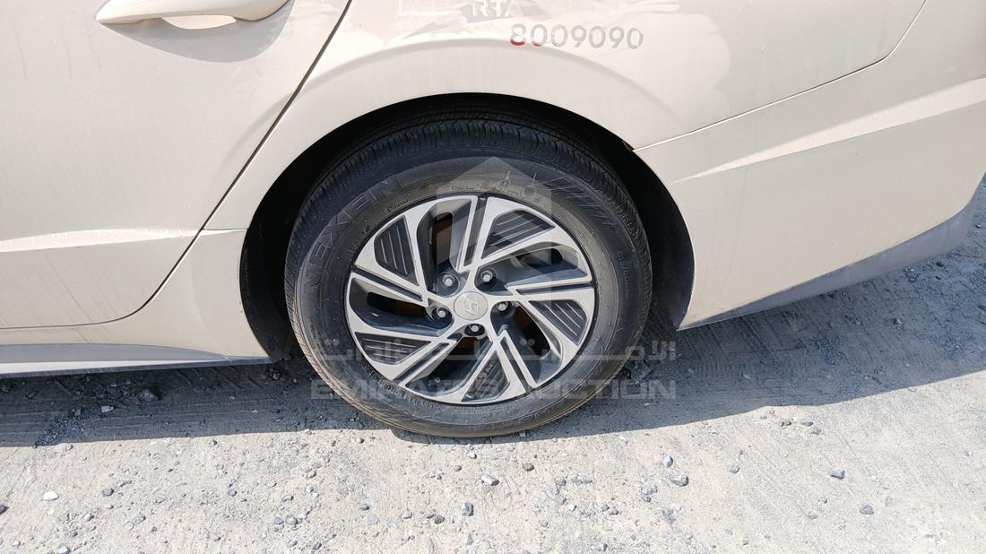 2021 Hyundai Sonata Hybrid — Rear Left Tyre — Photo 33